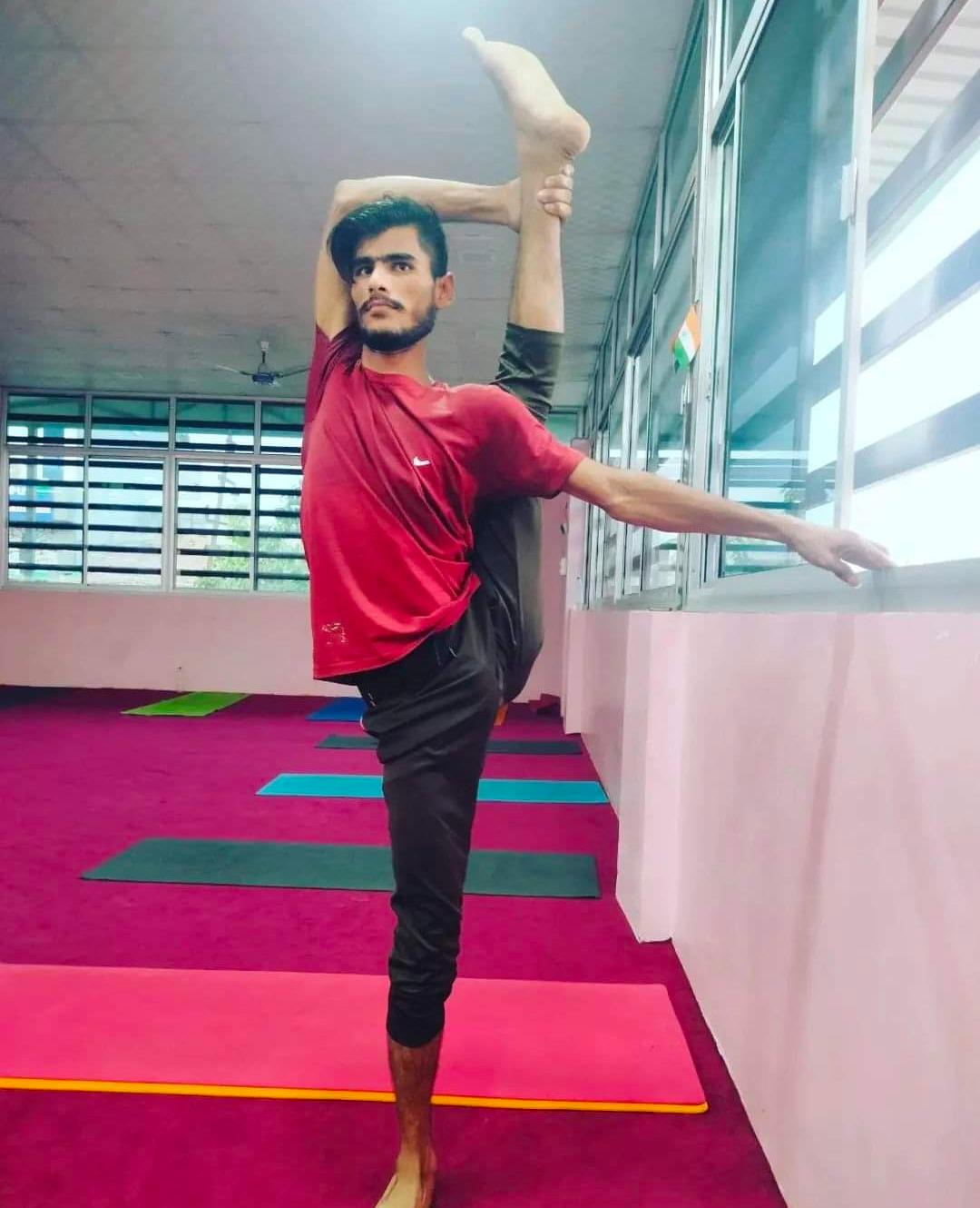 ramanand saxena yoga pose